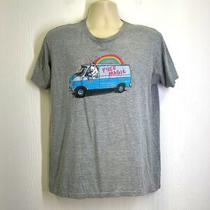 Busted Tees - Free Magic Unicreep Unicorn In Van Rainbow Graphic Gray T Shirt M